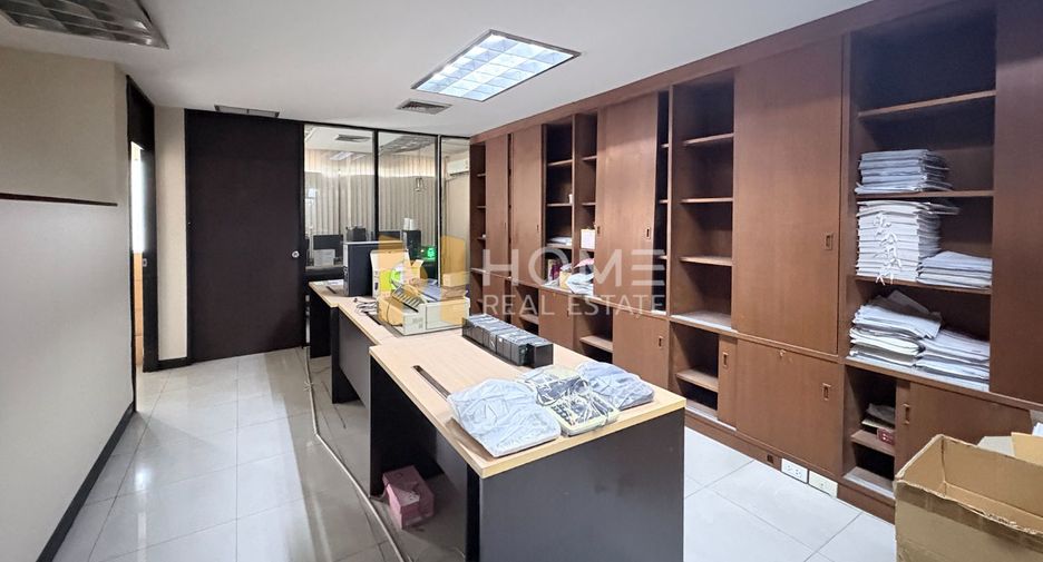 Oficina en venta de 10 habitaciones en Huai Khwang, Bangkok