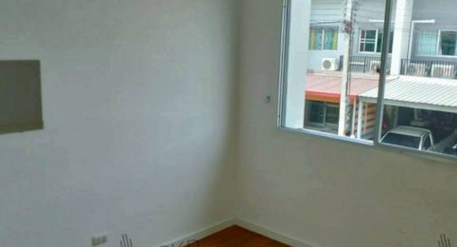 For rent and for sale 3 bedrooms townhouse in Bang Khun Thian, Bangkok
