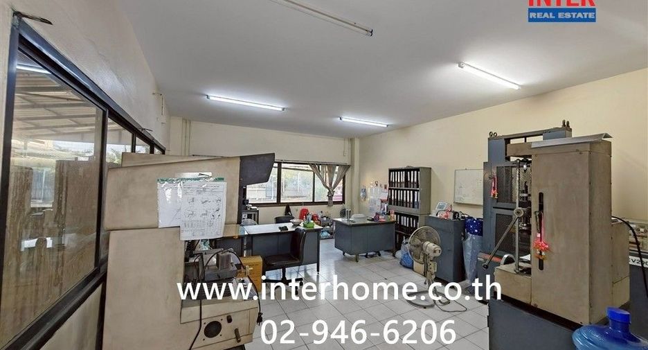 Almacén en venta de 4 habitaciones en Nakhon Chai Si, Nakhon Pathom