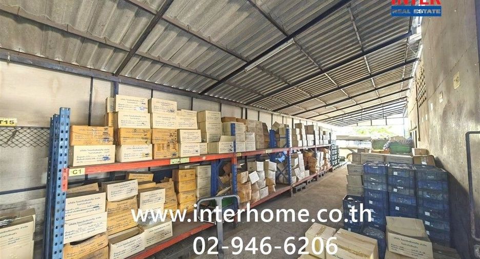 Almacén en venta de 4 habitaciones en Nakhon Chai Si, Nakhon Pathom