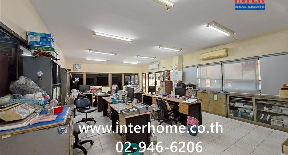 Almacén en venta de 4 habitaciones en Nakhon Chai Si, Nakhon Pathom