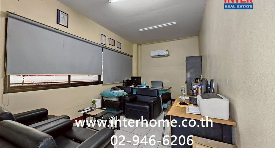Almacén en venta de 4 habitaciones en Nakhon Chai Si, Nakhon Pathom