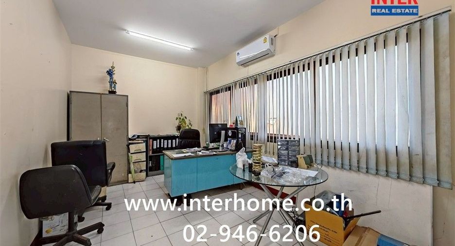 Almacén en venta de 4 habitaciones en Nakhon Chai Si, Nakhon Pathom