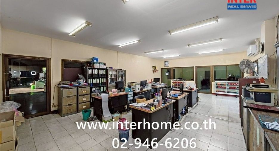Almacén en venta de 4 habitaciones en Nakhon Chai Si, Nakhon Pathom