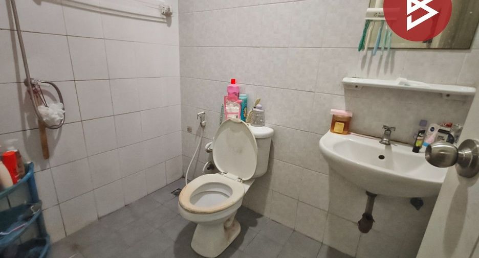 Casa adosada en venta de 3 habitaciones en Mueang Samut Prakan, Samut Prakan