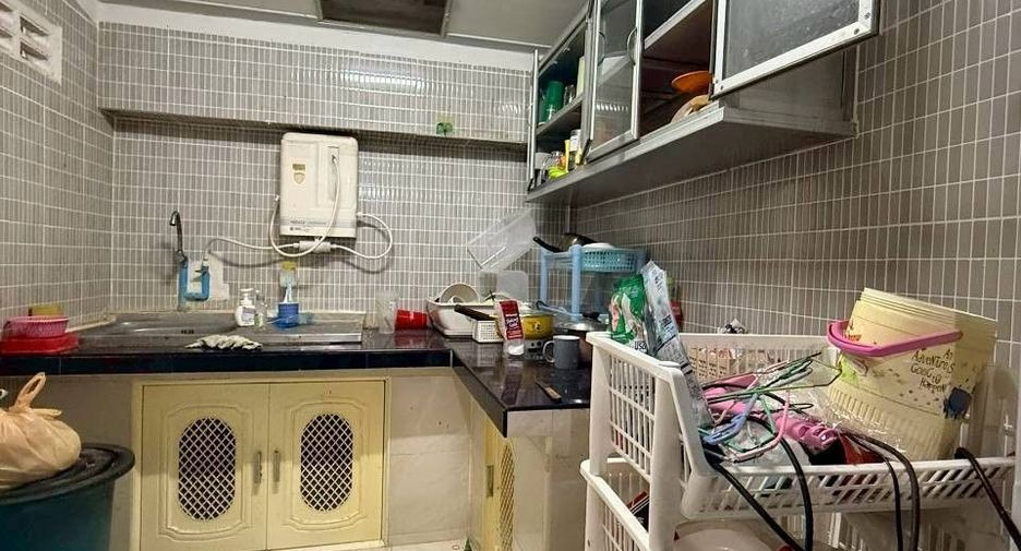 For sale 2 ベッドルーム townhouse in Wang Thonglang, Bangkok