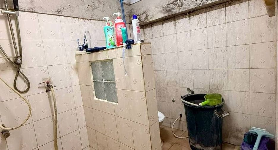 For sale 2 ベッドルーム townhouse in Wang Thonglang, Bangkok