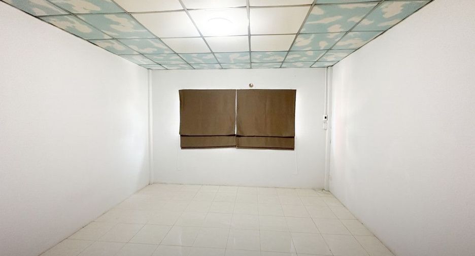 For sale 2 bedrooms townhouse in Khan Na Yao, Bangkok