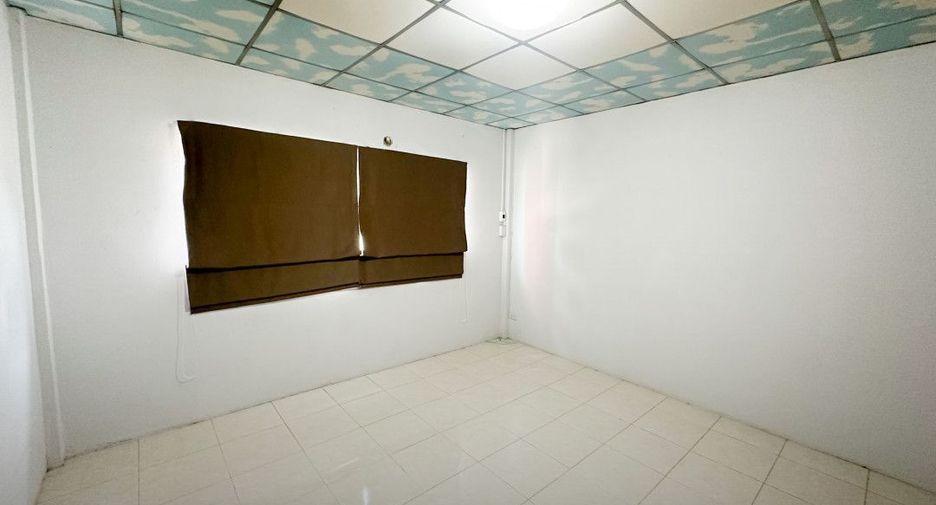 For sale 2 bedrooms townhouse in Khan Na Yao, Bangkok