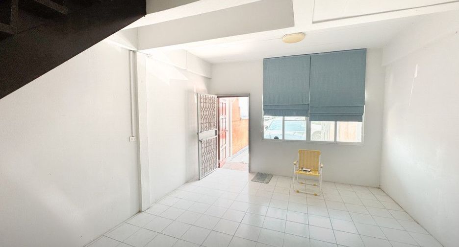 For sale 2 bedrooms townhouse in Khan Na Yao, Bangkok