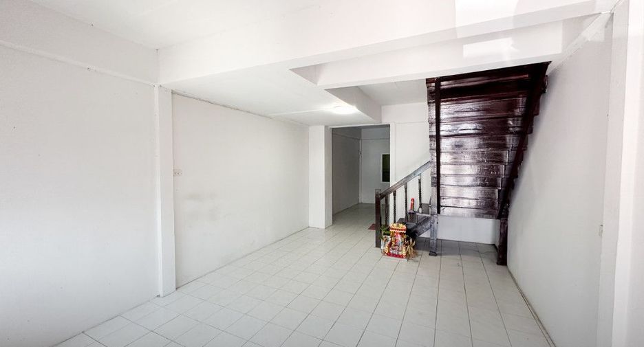 For sale 2 bedrooms townhouse in Khan Na Yao, Bangkok