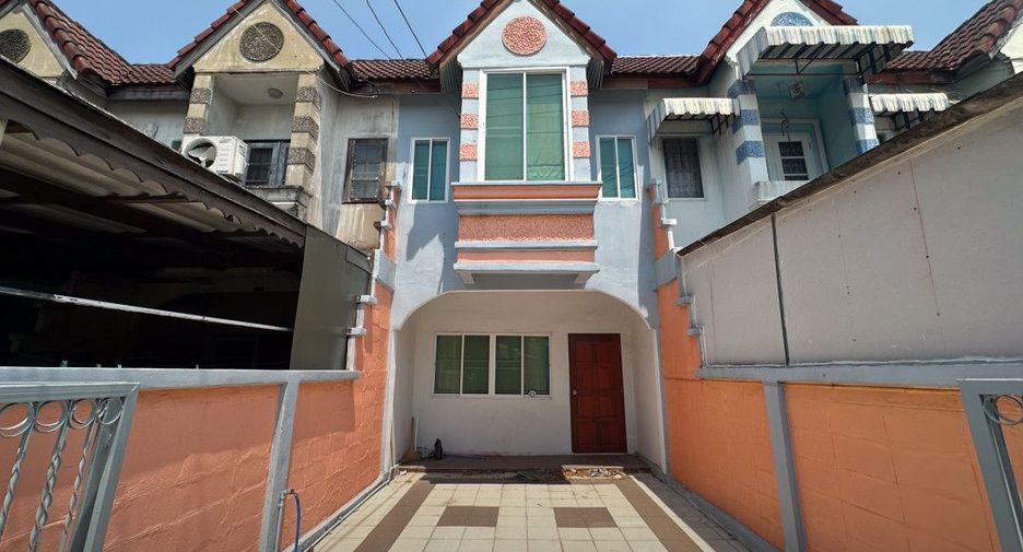 For sale 2 bedrooms townhouse in Khan Na Yao, Bangkok