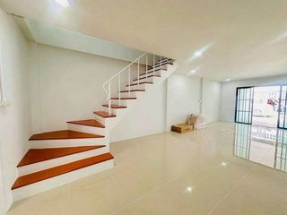 Reihenhaus zum Kauf mit 2 Zimmer in Mueang Chon Buri, Chonburi