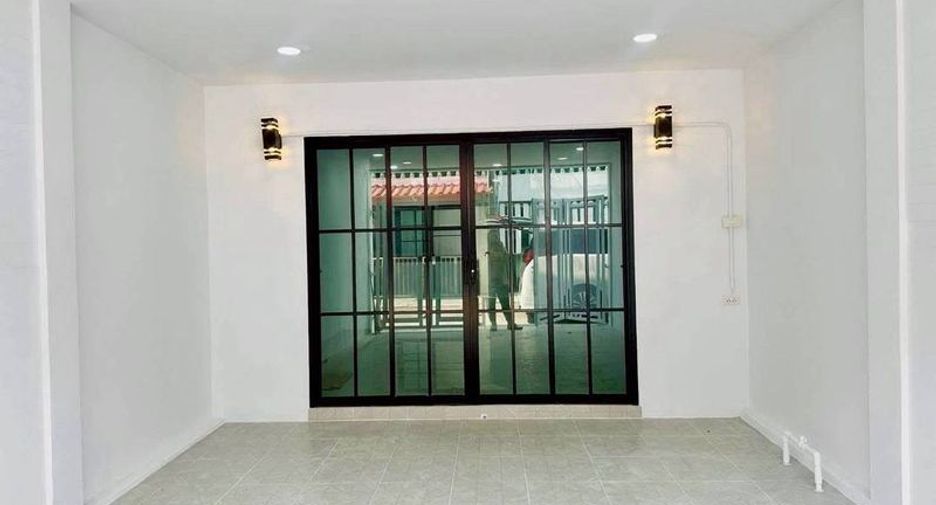 Reihenhaus zum Kauf mit 2 Zimmer in Mueang Chon Buri, Chonburi