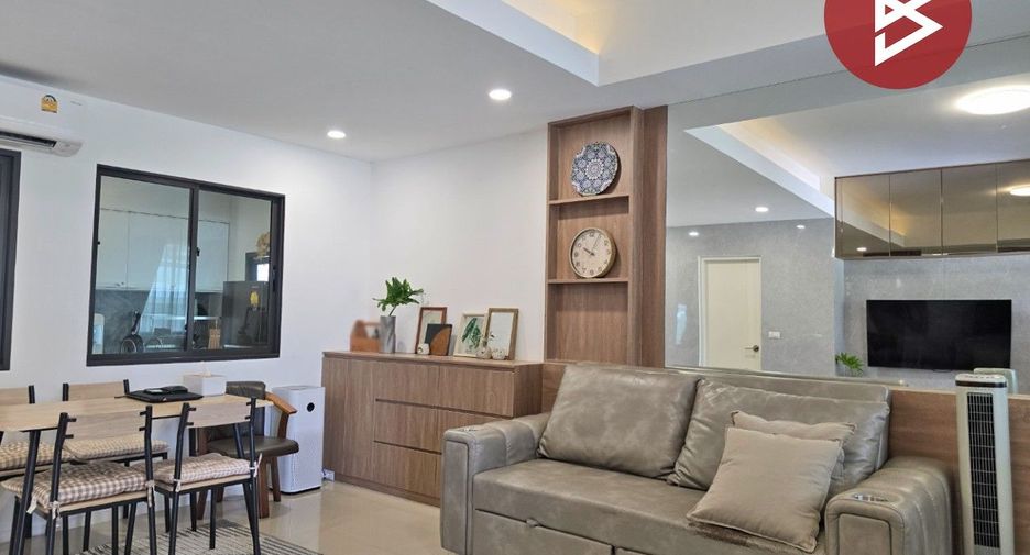 For sale 3 bedrooms townhouse in Sai Mai, Bangkok