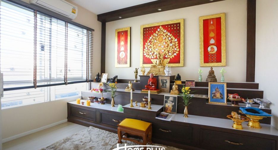 For sale 3 bedrooms townhouse in Bueng Kum, Bangkok