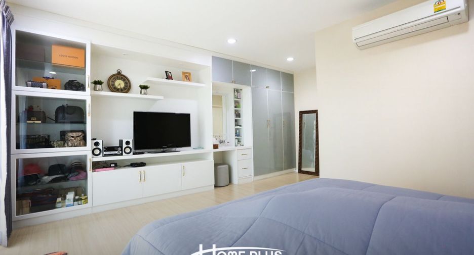 For sale 3 bedrooms townhouse in Bueng Kum, Bangkok