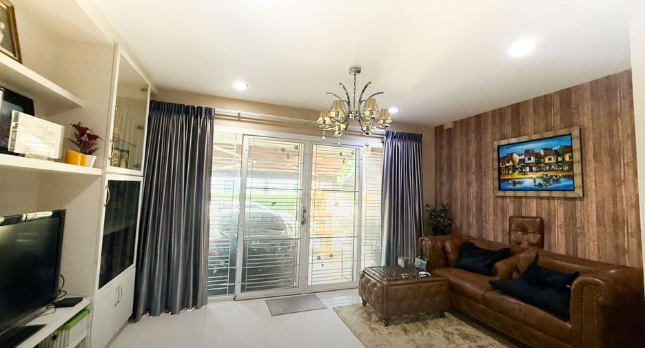 For sale 3 bedrooms townhouse in Bueng Kum, Bangkok