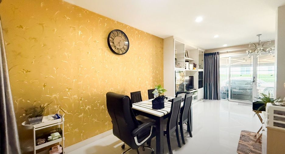 For sale 3 bedrooms townhouse in Bueng Kum, Bangkok