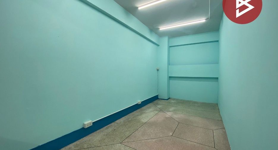 For sale 5 bedrooms retail Space in Si Racha, Chonburi