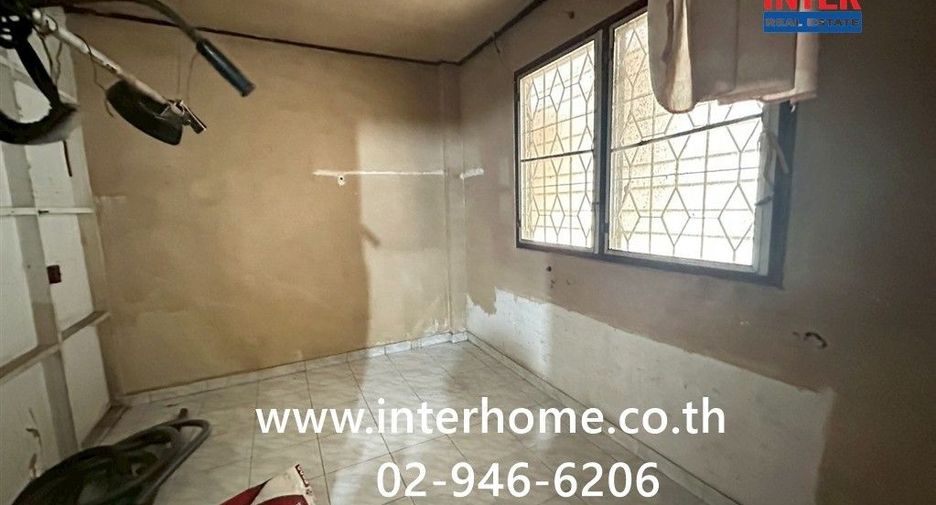 Casa adosada en venta de 3 habitaciones en Mueang Pathum Thani, Pathum Thani