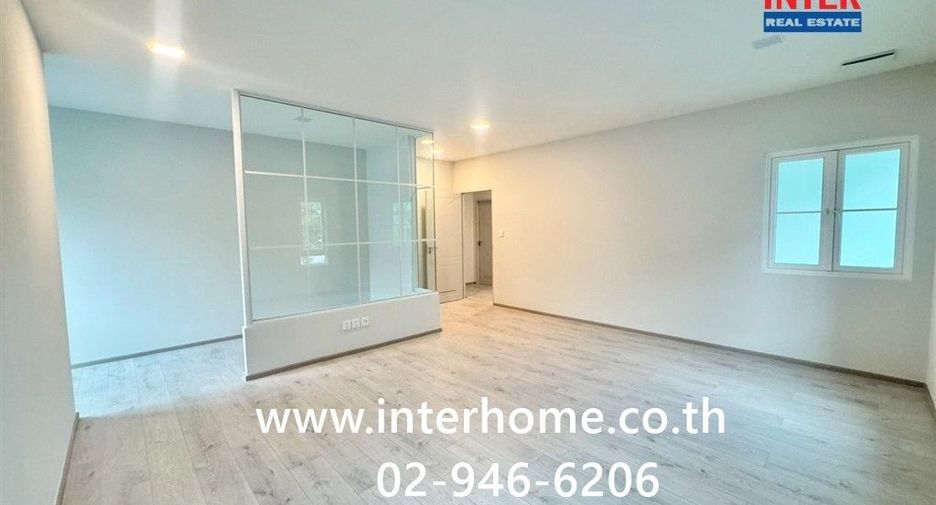 Casa en venta de 4 habitaciones en Nong Khaem, Bangkok