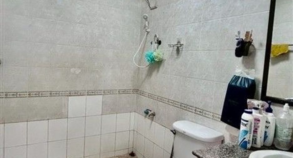 Casa adosada en venta de 3 habitaciones en Lat Phrao, Bangkok