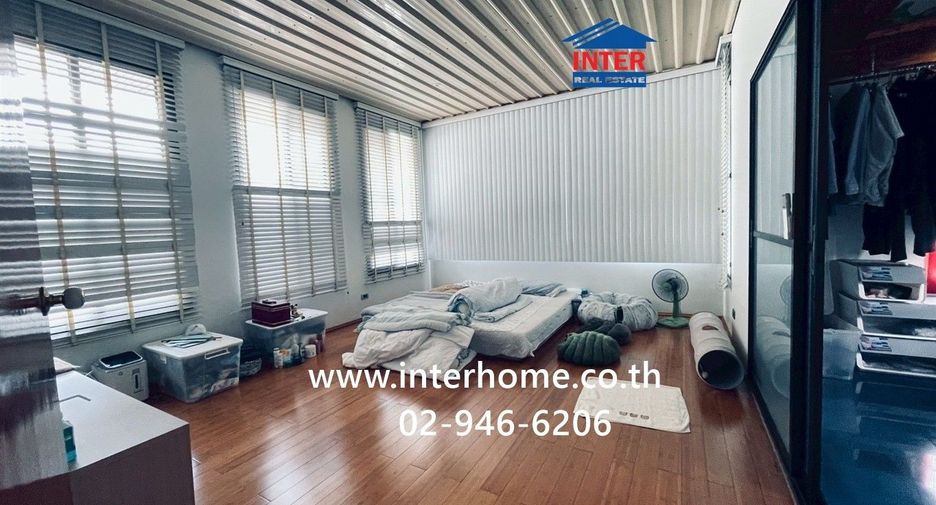 For sale 5 bedrooms house in Khlong Sam Wa, Bangkok