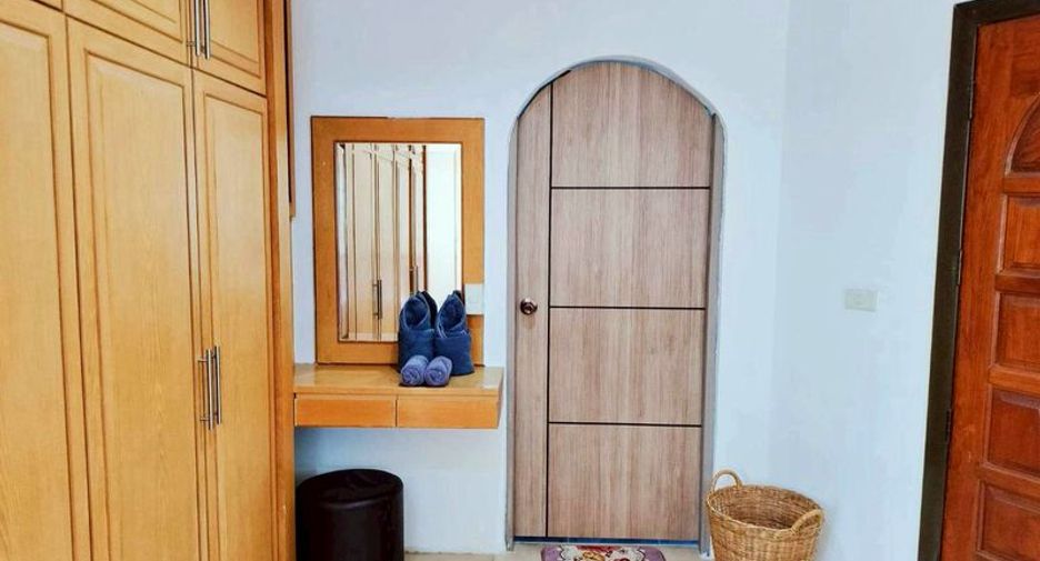 For rent and for sale 5 bedrooms villa in Bang Lamung, Chonburi