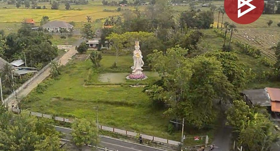 À vendre terrain à San Kamphaeng, Chiang Mai