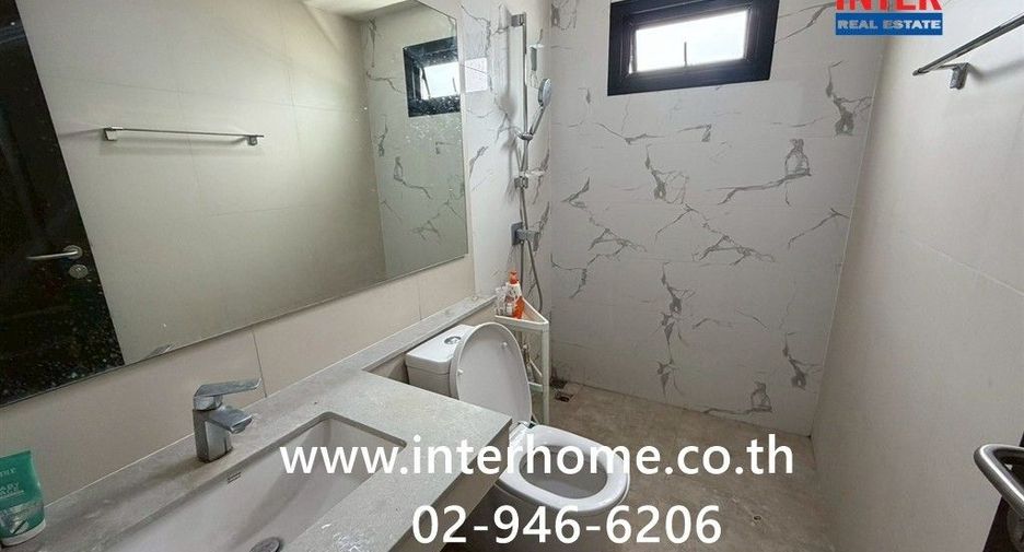 Casa en venta de 4 habitaciones en Bang Khun Thian, Bangkok
