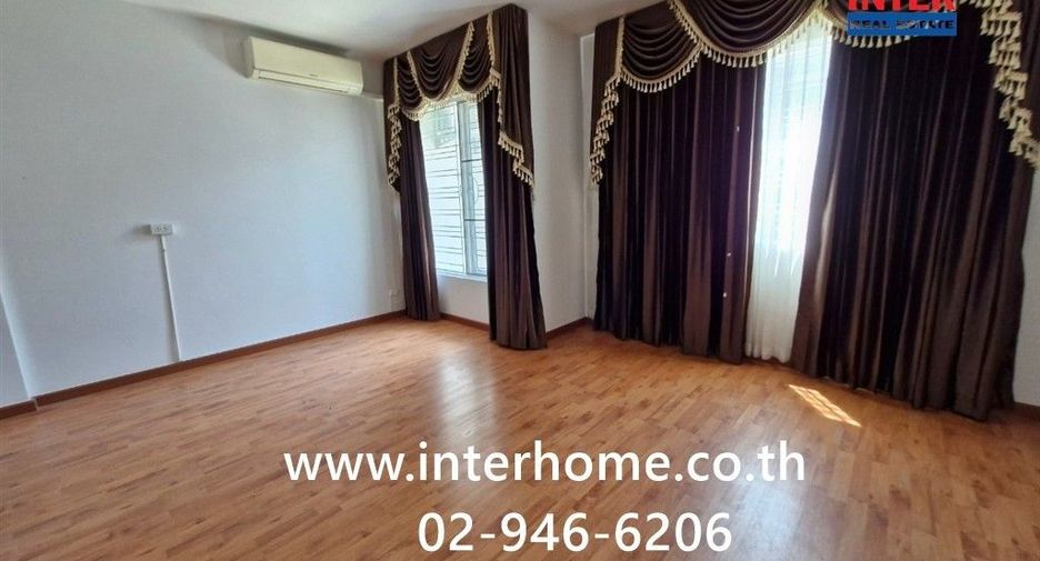 For sale 3 bedrooms townhouse in Mueang Nonthaburi, Nonthaburi