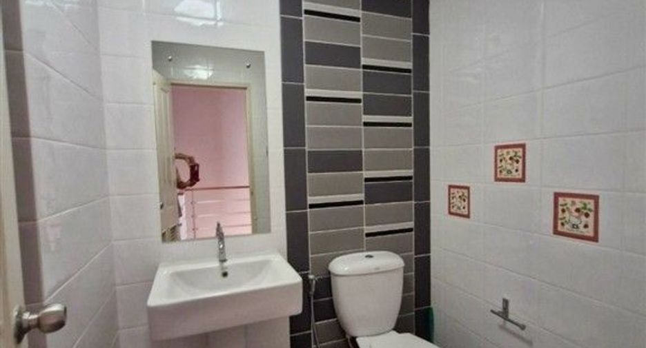 For sale 3 bedrooms townhouse in Mueang Nonthaburi, Nonthaburi