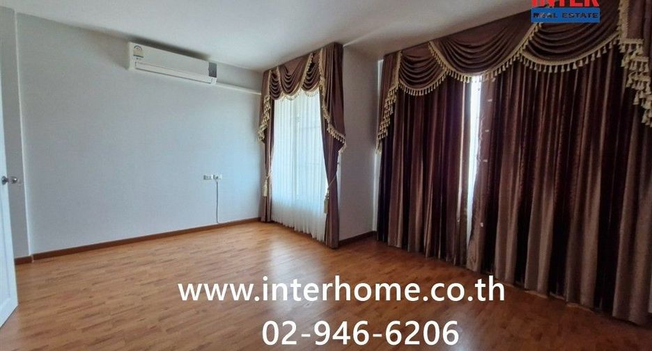 For sale 3 bedrooms townhouse in Mueang Nonthaburi, Nonthaburi
