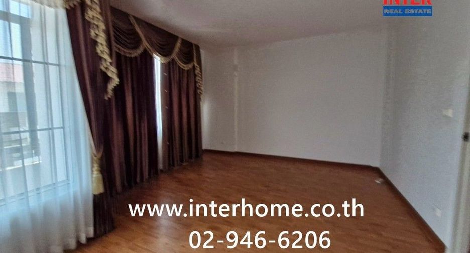 For sale 3 bedrooms townhouse in Mueang Nonthaburi, Nonthaburi