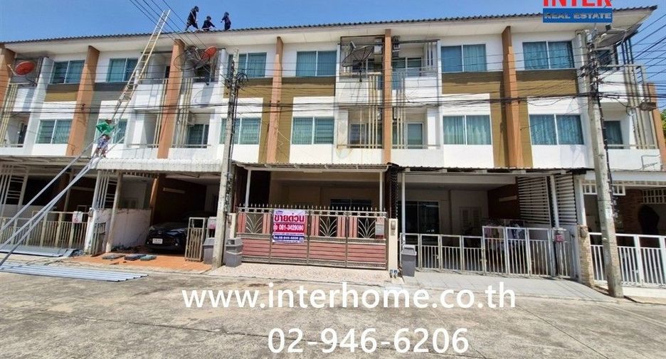 For sale 3 bedrooms townhouse in Mueang Nonthaburi, Nonthaburi