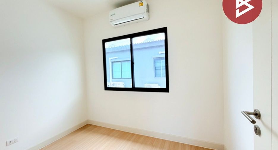 出售 4 卧室 联排别墅 在 Bang Sao Thong, Samut Prakan