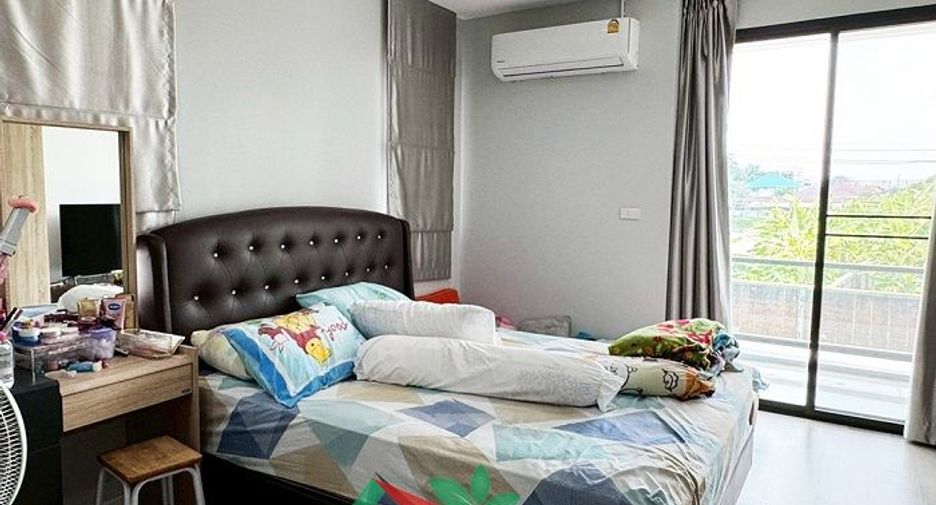 For sale 5 bedrooms house in Sam Phran, Nakhon Pathom