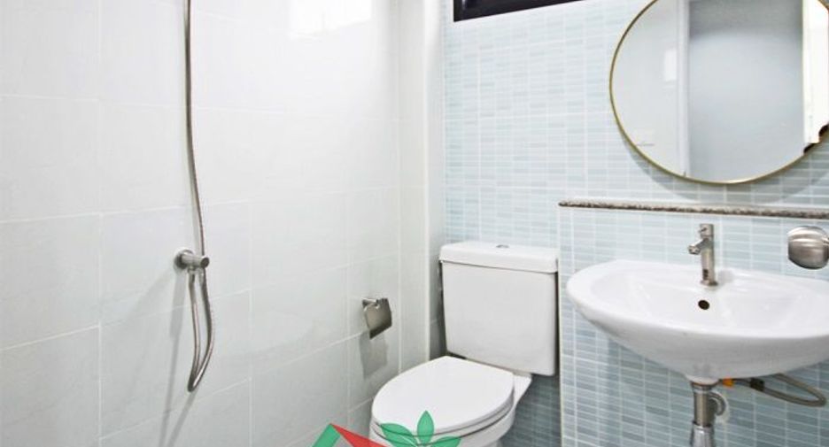 For sale 5 bedrooms house in Sam Phran, Nakhon Pathom