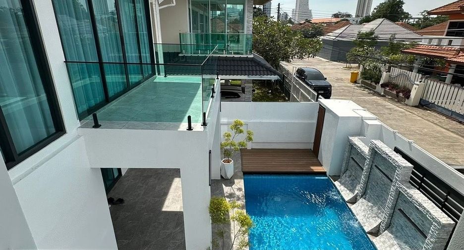 À louer et à vendre 5 chambres villa à Jomtien, Pattaya