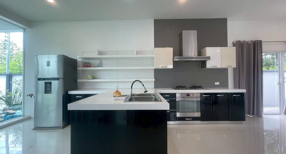 Haus zur Miete und zum Kauf mit 4 Zimmer in San Sai, Chiang Mai