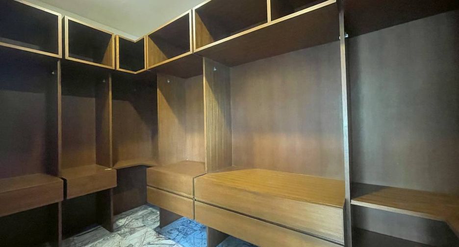 Haus zur Miete und zum Kauf mit 4 Zimmer in San Sai, Chiang Mai