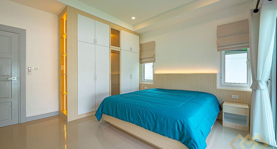 For sale 4 bedrooms house in Huay Yai, Pattaya