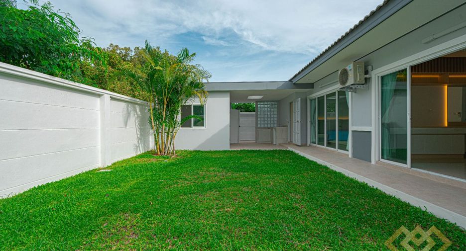 For sale 4 bedrooms house in Huay Yai, Pattaya