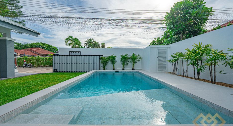 For sale 4 bedrooms house in Huay Yai, Pattaya
