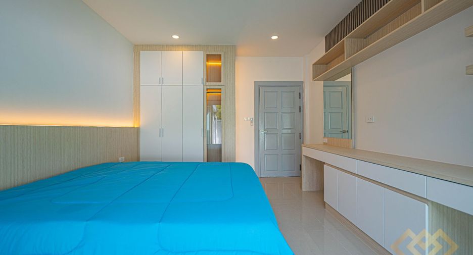 For sale 4 bedrooms house in Huay Yai, Pattaya