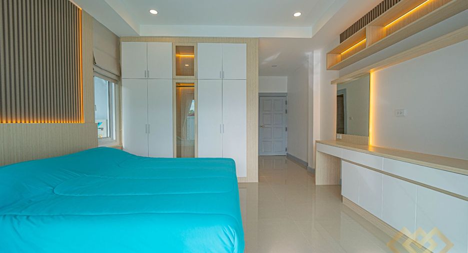 For sale 4 bedrooms house in Huay Yai, Pattaya
