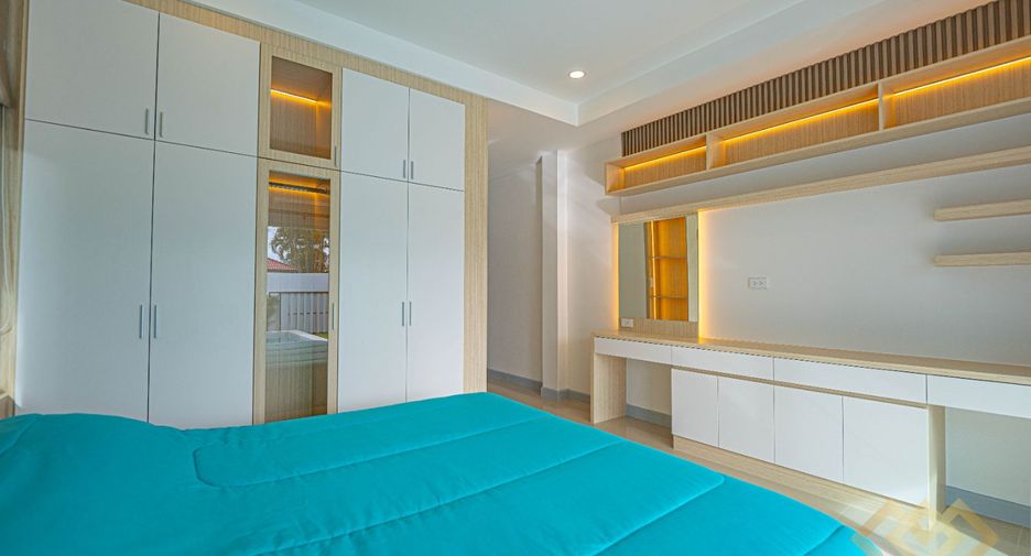 For sale 4 bedrooms house in Huay Yai, Pattaya