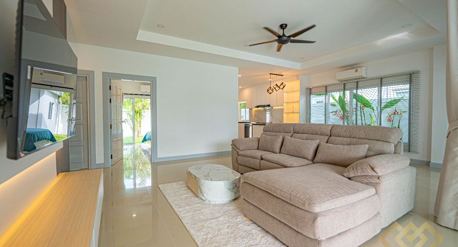 For sale 4 bedrooms house in Huay Yai, Pattaya