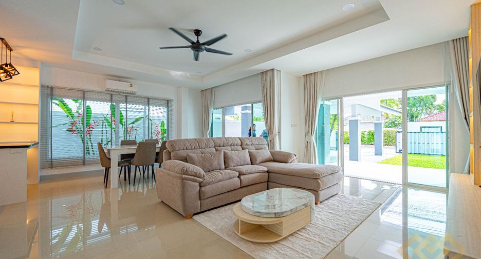 For sale 4 bedrooms house in Huay Yai, Pattaya